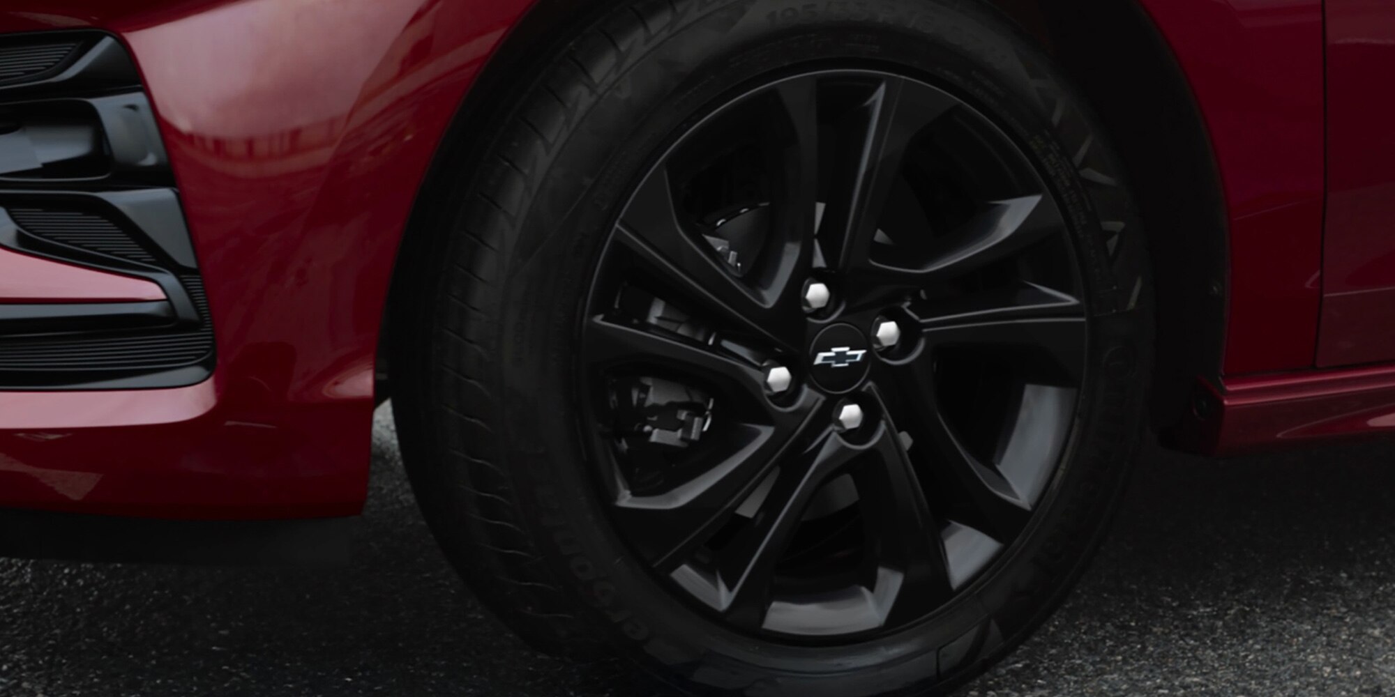 Chevrolet Onix 2027 com rodas de liga leve de 16"